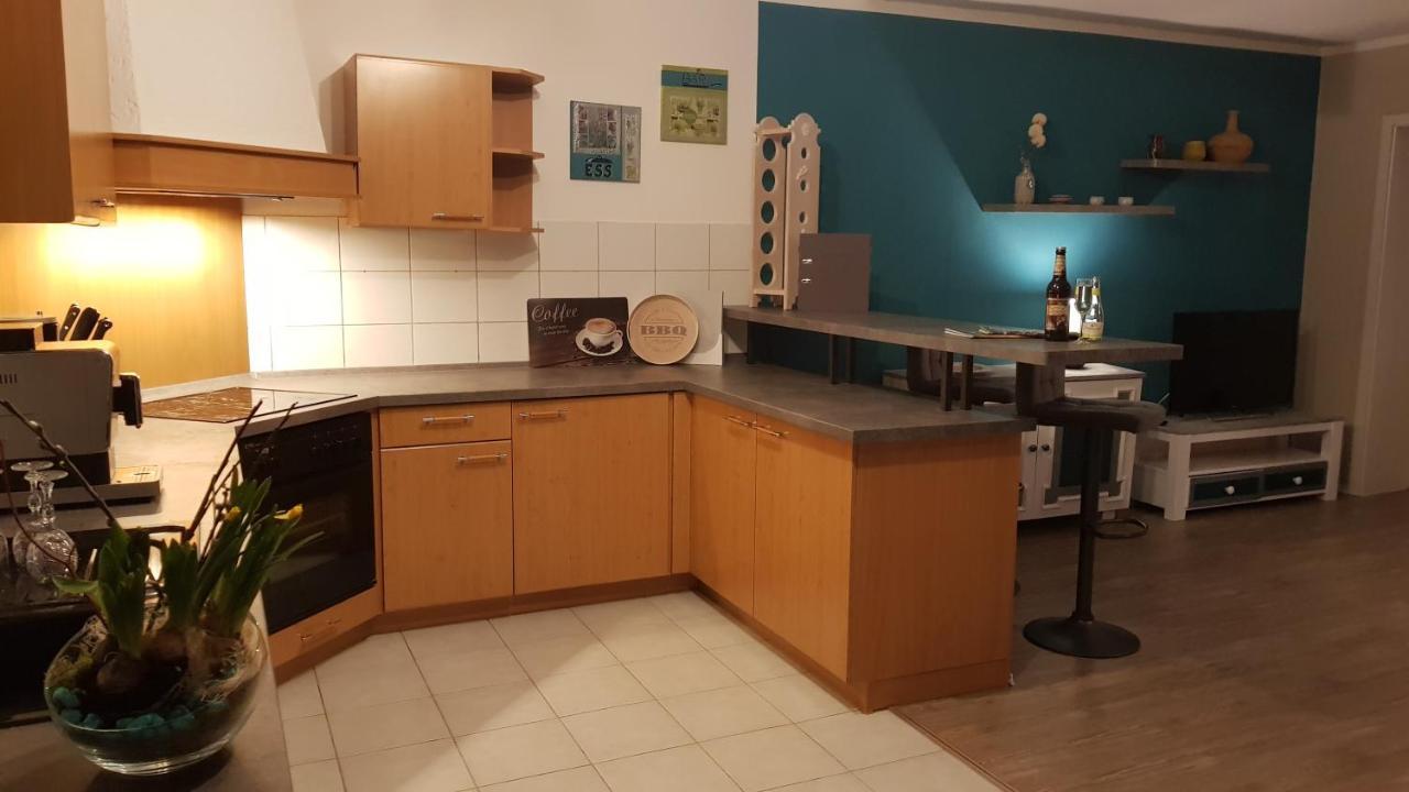 Hillig Apartment *