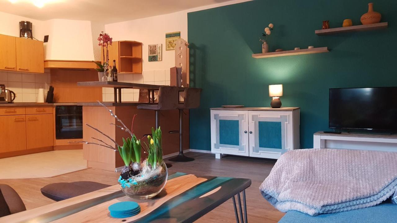 Hillig Apartment *